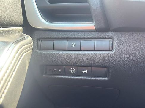 Certified 2025 Nissan Rogue SV AWD/4WD image 43