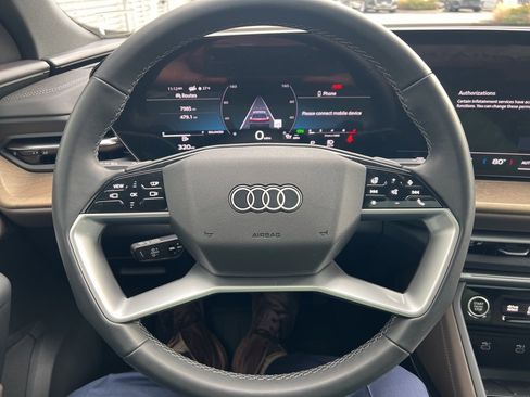 Used 2025 Audi Q5 Premium Plus w/ Premium Plus image 63