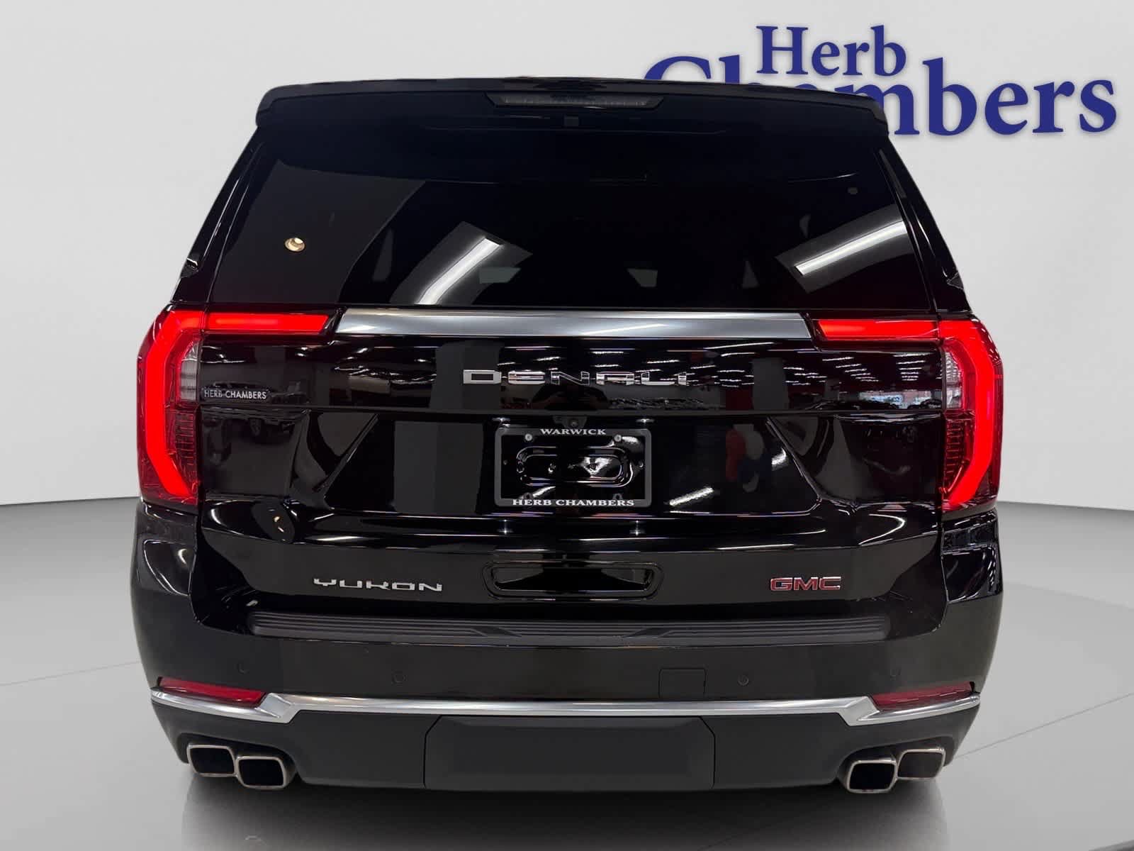 Used 2025 GMC Yukon XL Denali AWD/4WD image 11