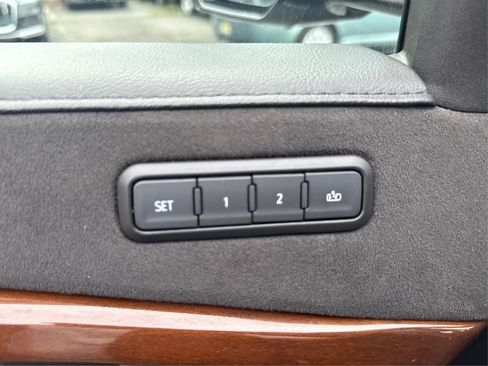 Used 2020 Cadillac Escalade Luxury AWD/4WD image 20