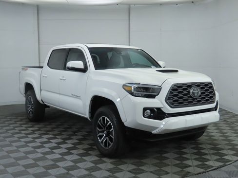 Used 2023 Toyota Tacoma TRD Sport w/ TRD Premium Sport Package image 3