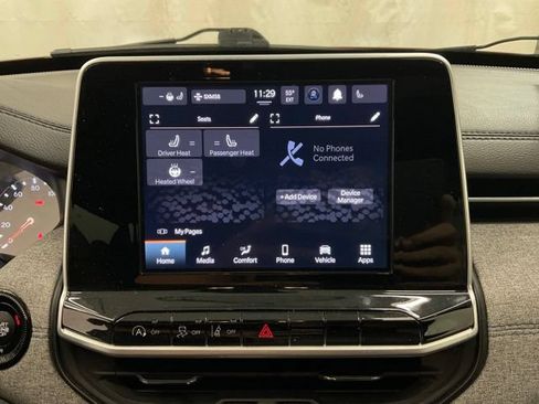 Used 2025 Jeep Compass Latitude AWD/4WD image 16
