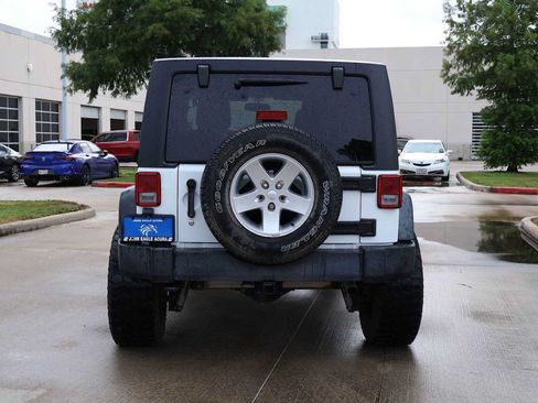 Used 2014 Jeep Wrangler Unlimited Sport w/ Quick Order Package 24S AWD/4WD image 5