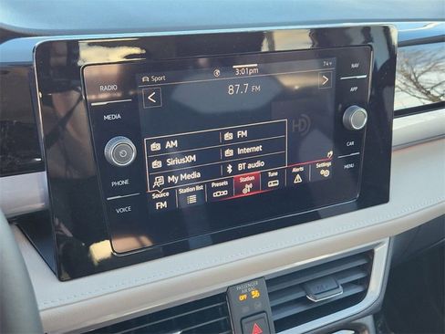 New 2025 Volkswagen Taos SEL image 11