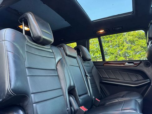 Used 2014 Mercedes-Benz GL 63 AMG 4MATIC image 30
