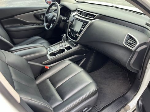 Used 2022 Nissan Murano SV w/ SV Midnight Edition Package FWD image 12