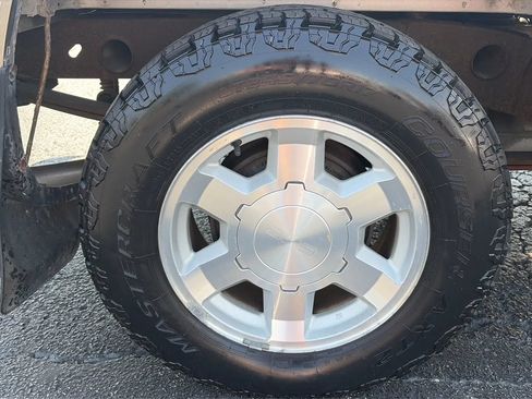 Used 2005 GMC Sierra 1500 SLE w/ Safe And Sound Package RWD image 21