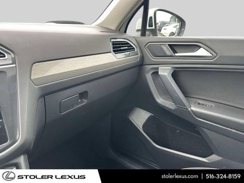 Used 2020 Volkswagen Tiguan SE AWD/4WD image 39