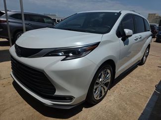 Used 2023 Toyota Sienna Platinum FWD video 1