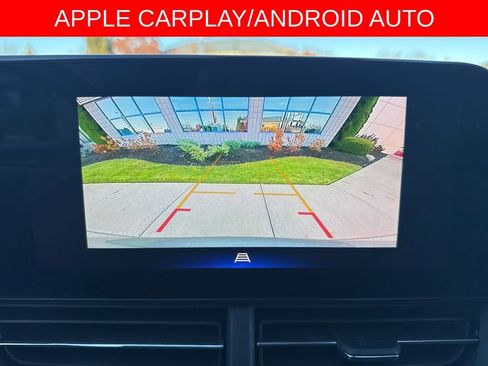 Used 2024 Chevrolet Trax LT w/ LT Convenience Package image 4