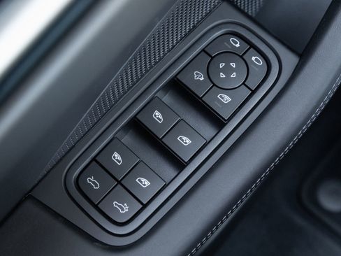 Certified 2026 Porsche Macan 4 Electric AWD/4WD image 20