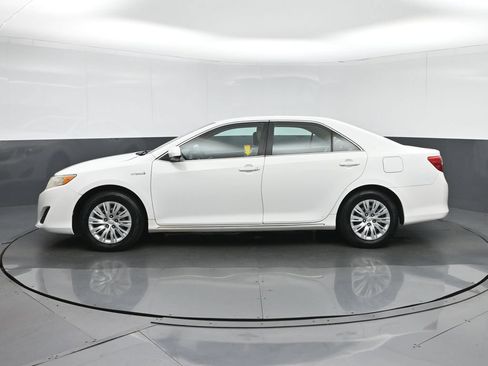 Used 2012 Toyota Camry LE FWD image 4