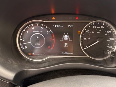 Used 2020 Nissan Kicks SV image 14