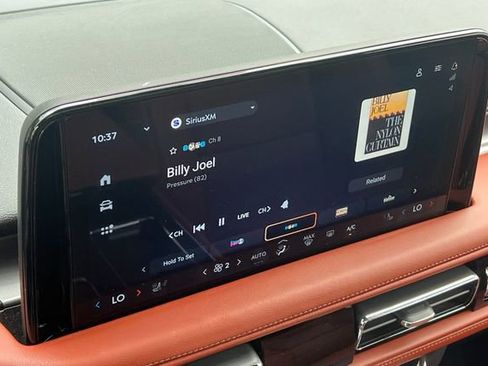 Used 2025 Lincoln Aviator Reserve w/ Equipment Group 201A image 13