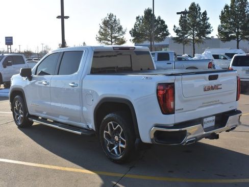 Used 2025 GMC Sierra 1500 SLT image 8