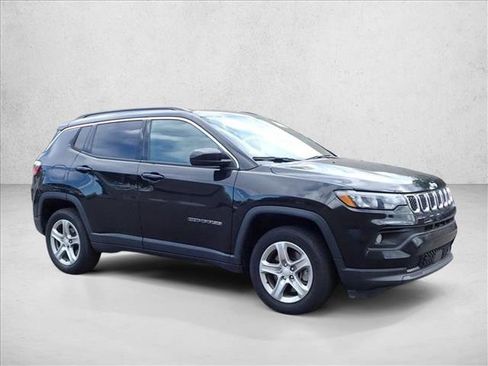 Used 2023 Jeep Compass Latitude AWD/4WD image 10