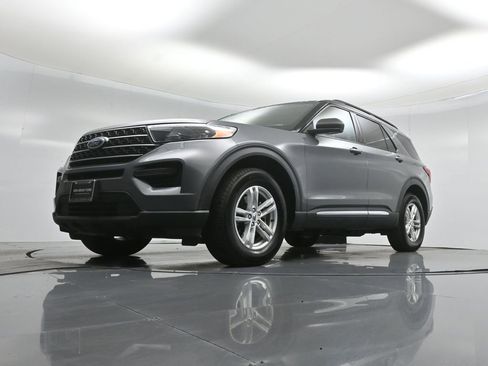 Certified 2022 Ford Explorer XLT w/ Class IV Trailer Tow Package image 48