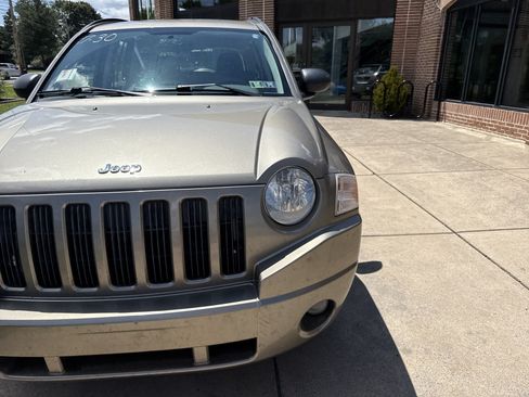 Used 2008 Jeep Compass Sport AWD/4WD image 8