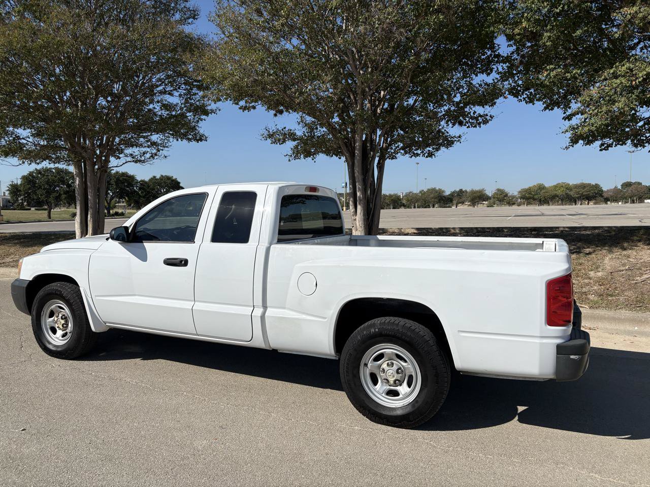 Used 2006 Dodge Dakota ST w/ Trailer Tow Group RWD image 18