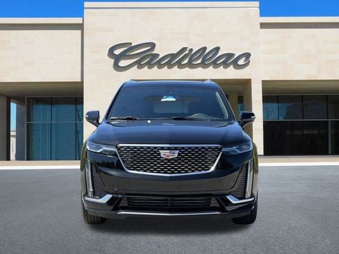 New 2025 Cadillac XT6 Luxury image 7