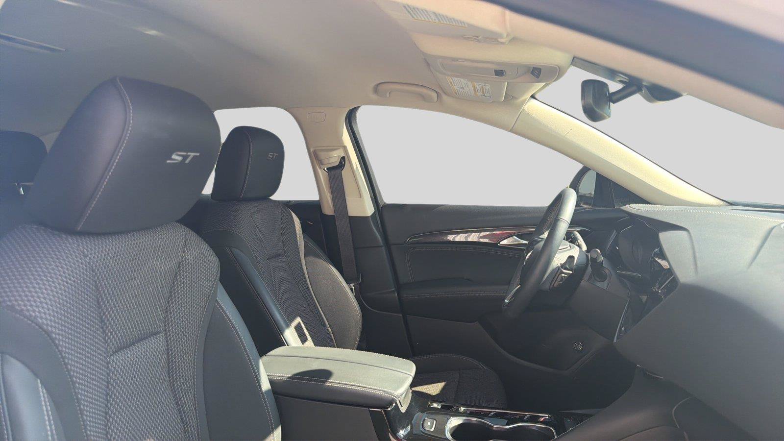 Used 2023 Buick Envision Preferred FWD image 21