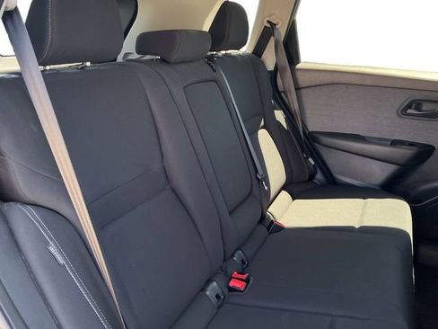 Used 2023 Nissan Rogue S image 14