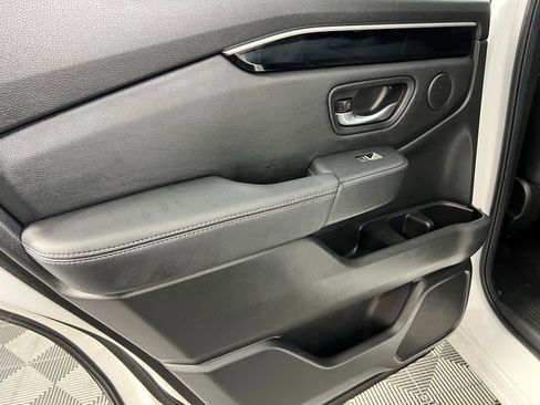 Used 2025 Honda Pilot Touring image 29