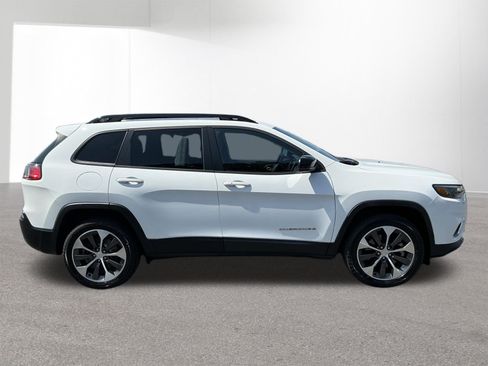 Used 2022 Jeep Cherokee Limited w/ Elite Package AWD/4WD image 2