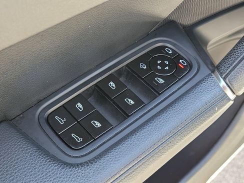 Certified 2020 Porsche Cayenne AWD/4WD image 24