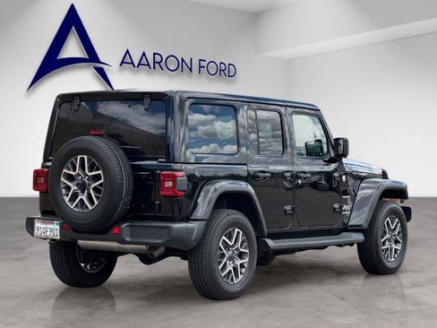 Used 2024 Jeep Wrangler Unlimited Sahara AWD/4WD image 6