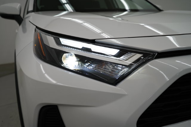 Used 2025 Toyota RAV4 XLE AWD/4WD image 45