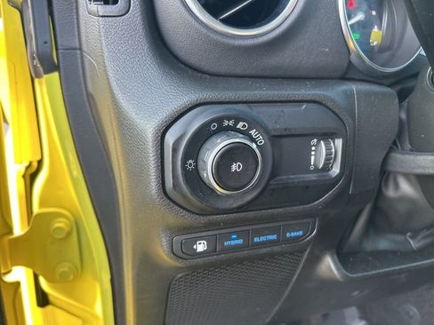 Used 2023 Jeep Wrangler Unlimited Sahara w/ Cold Weather Group image 38