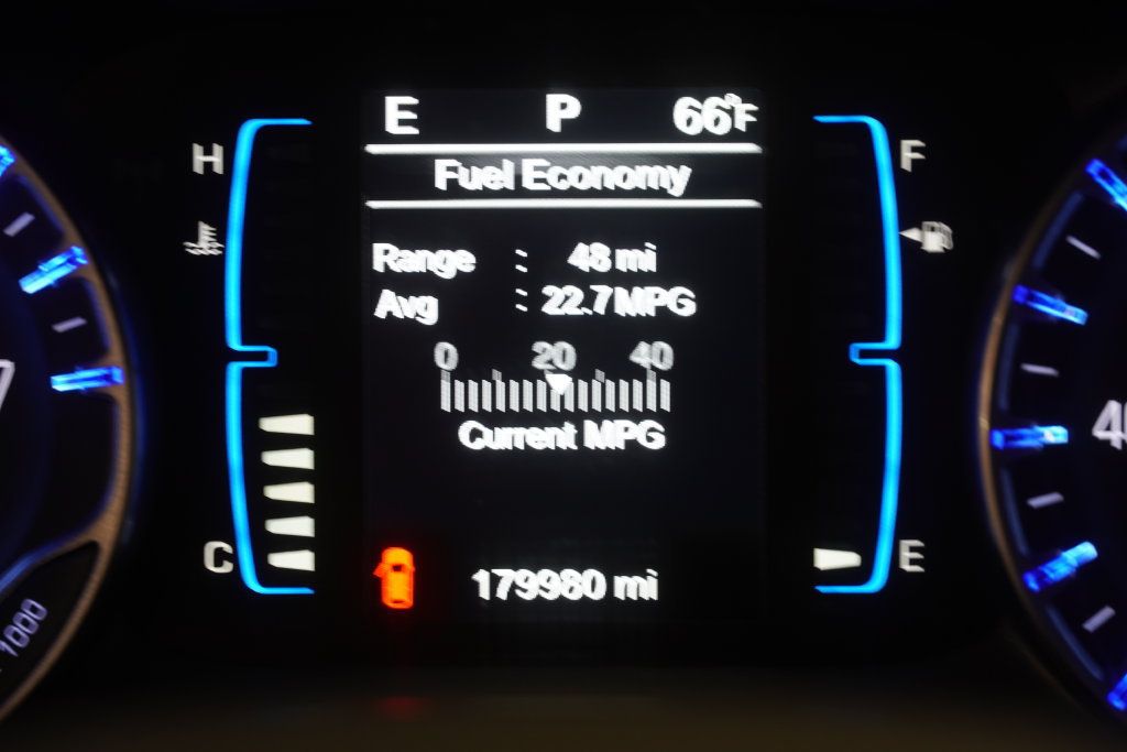 Used 2017 Chrysler Pacifica Touring FWD image 4