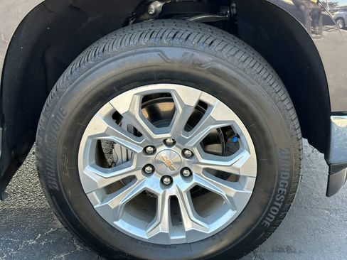 Used 2024 Chevrolet Silverado 1500 LTZ AWD/4WD image 15