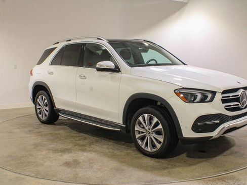 Used 2023 Mercedes-Benz GLE 450 4MATIC w/ Premium Package image 8