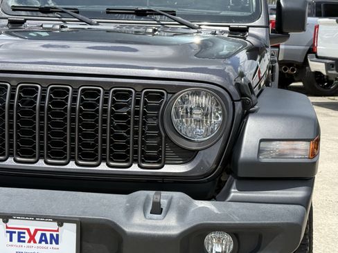 Used 2024 Jeep Wrangler Unlimited Sport AWD/4WD image 12
