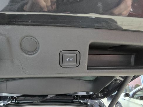 Used 2023 Chevrolet Equinox LT image 35