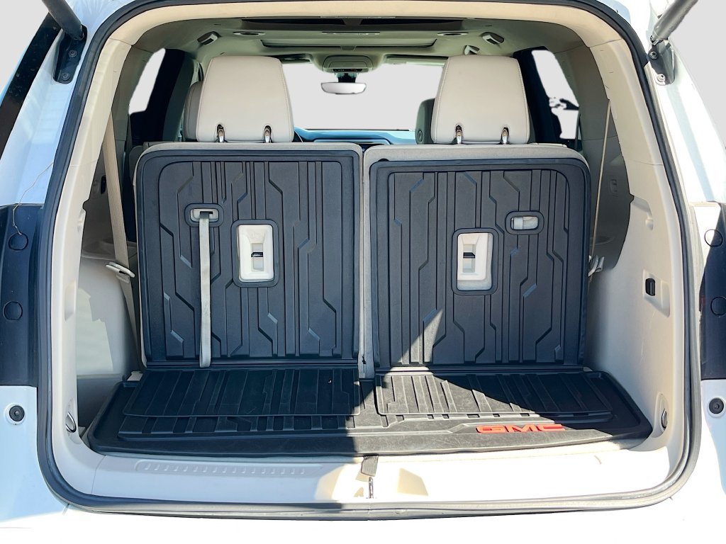 Used 2023 GMC Acadia Denali w/ Denali Technology Package FWD image 26