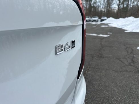 Certified 2025 Volvo XC90 B6 Plus image 40