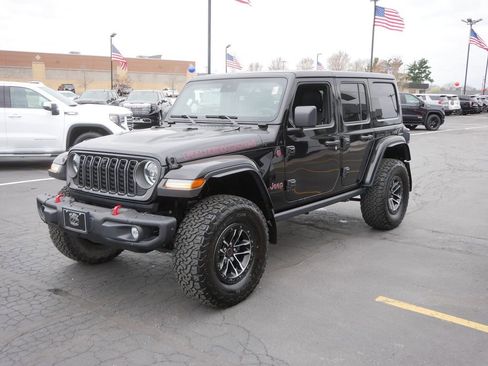 Used 2024 Jeep Wrangler Unlimited Rubicon AWD/4WD image 4