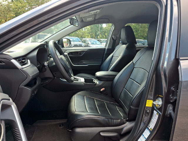 Certified 2022 Toyota RAV4 LE AWD/4WD image 9