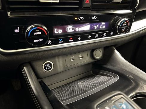 Used 2023 Nissan Rogue SL w/ SL Premium Package image 20