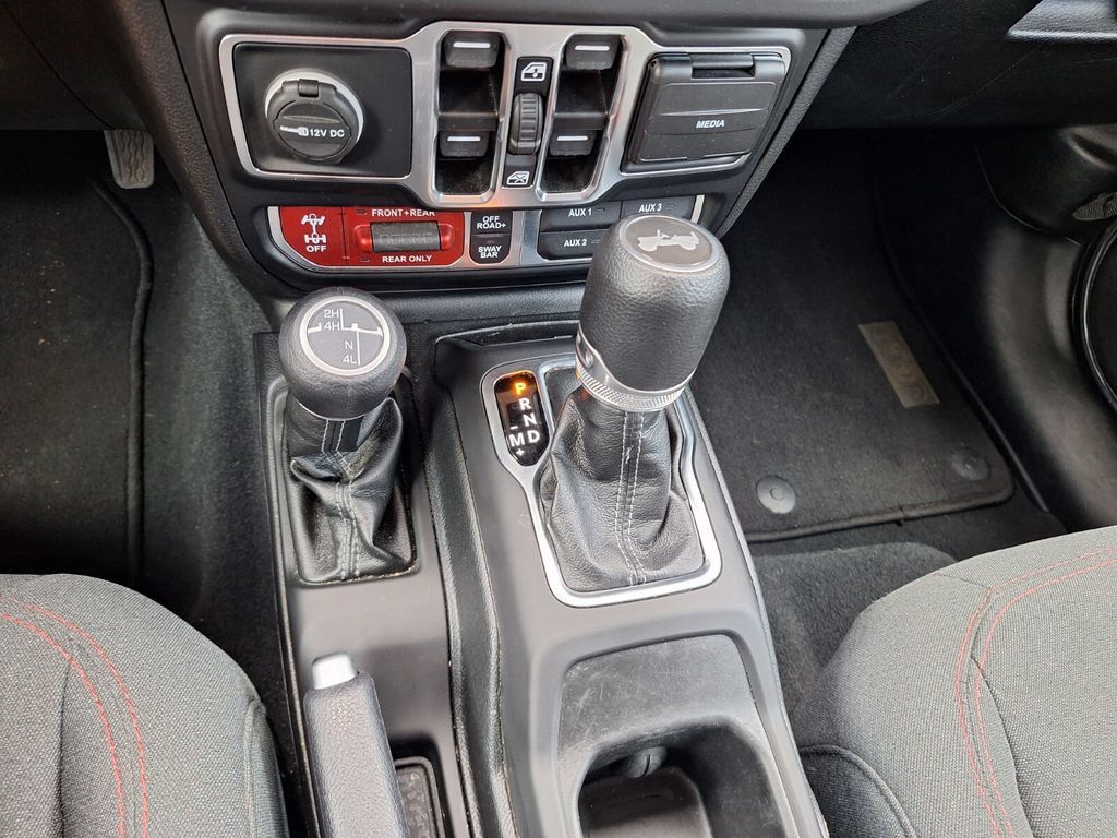 Used 2024 Jeep Wrangler Unlimited Rubicon AWD/4WD image 14