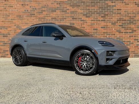 New 2025 Porsche Macan Turbo Electric AWD/4WD image 9