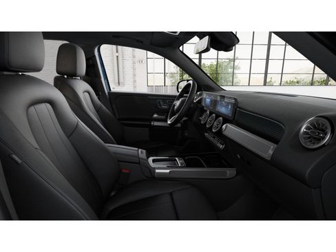 Used 2026 Mercedes-Benz GLB 250 4MATIC image 4