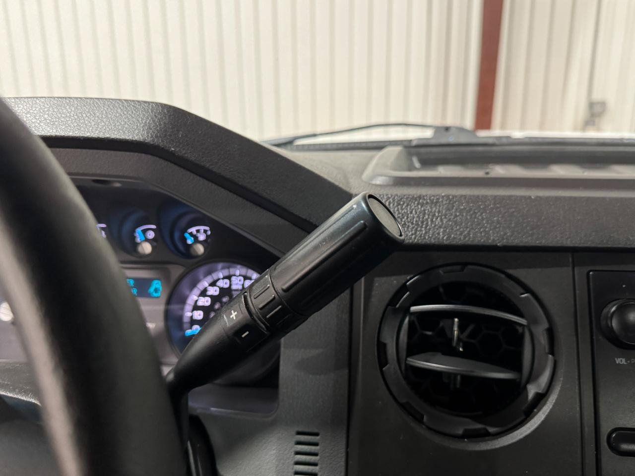 Used 2012 Ford F550 Luxury w/ Snow Plow Prep Pkg RWD image 13