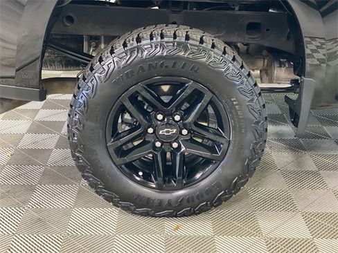 Certified 2025 Chevrolet Silverado 1500 Custom Trail Boss image 38