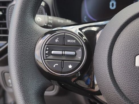 Used 2025 Kia Soul S FWD image 25