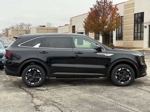 New 2026 Kia Sorento S image 2