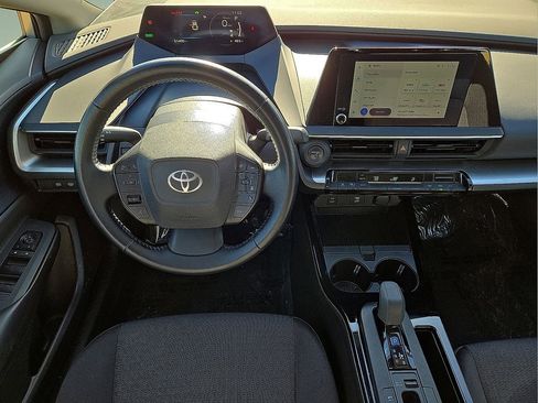 Used 2024 Toyota Prius LE image 18